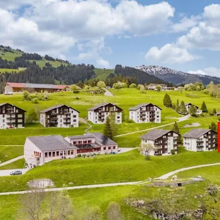 Aussicht Mit Poolbereich In Skiregion Brigels アパート Breíl