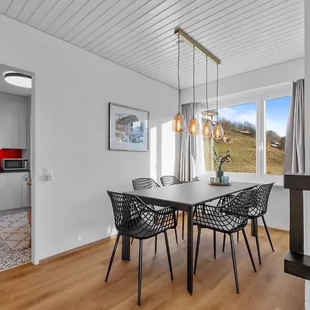 Aussicht Mit Poolbereich In Skiregion Brigels Breíl