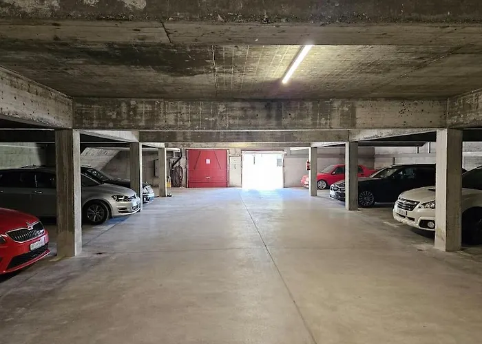 Aussicht Mit Poolbereich In Skiregion Brigels Breíl