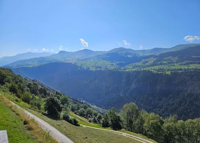 Aussicht Mit Poolbereich In Skiregion Brigels Appartement