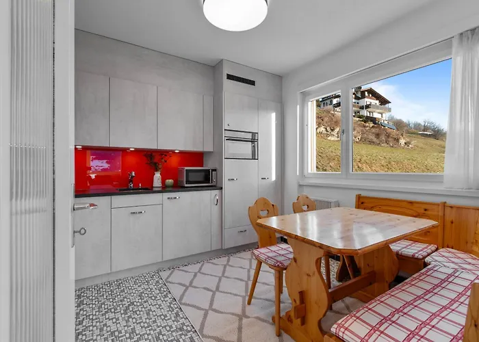 Aussicht Mit Poolbereich In Skiregion Brigels Appartement