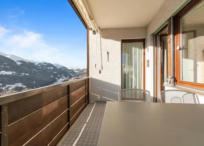 Aussicht Mit Poolbereich In Skiregion Brigels *