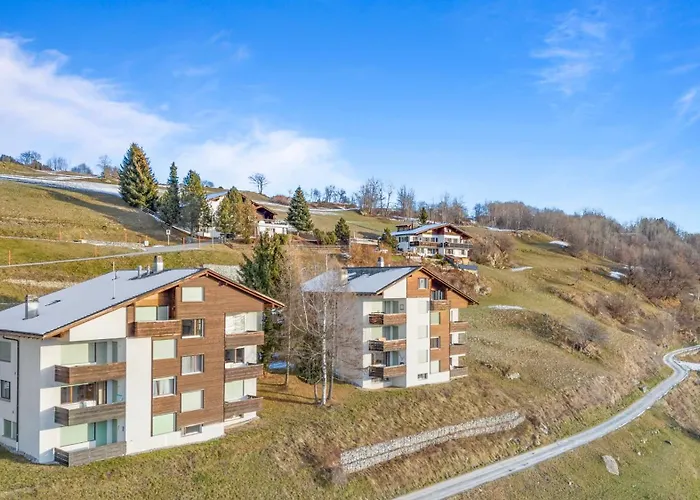 Aussicht Mit Poolbereich In Skiregion Brigels Appartement