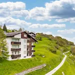 Aussicht Mit Poolbereich In Skiregion Brigels Appartement