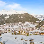 Aussicht Mit Poolbereich In Skiregion Brigels Appartement Breíl